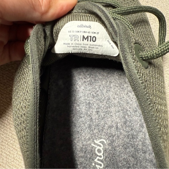 Allbirds Green and White Sneakers Lightweight Knit Design - Picture 7 of 8